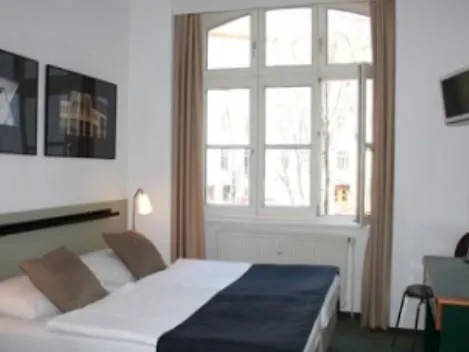 Hotel 38 Berlin 3*,